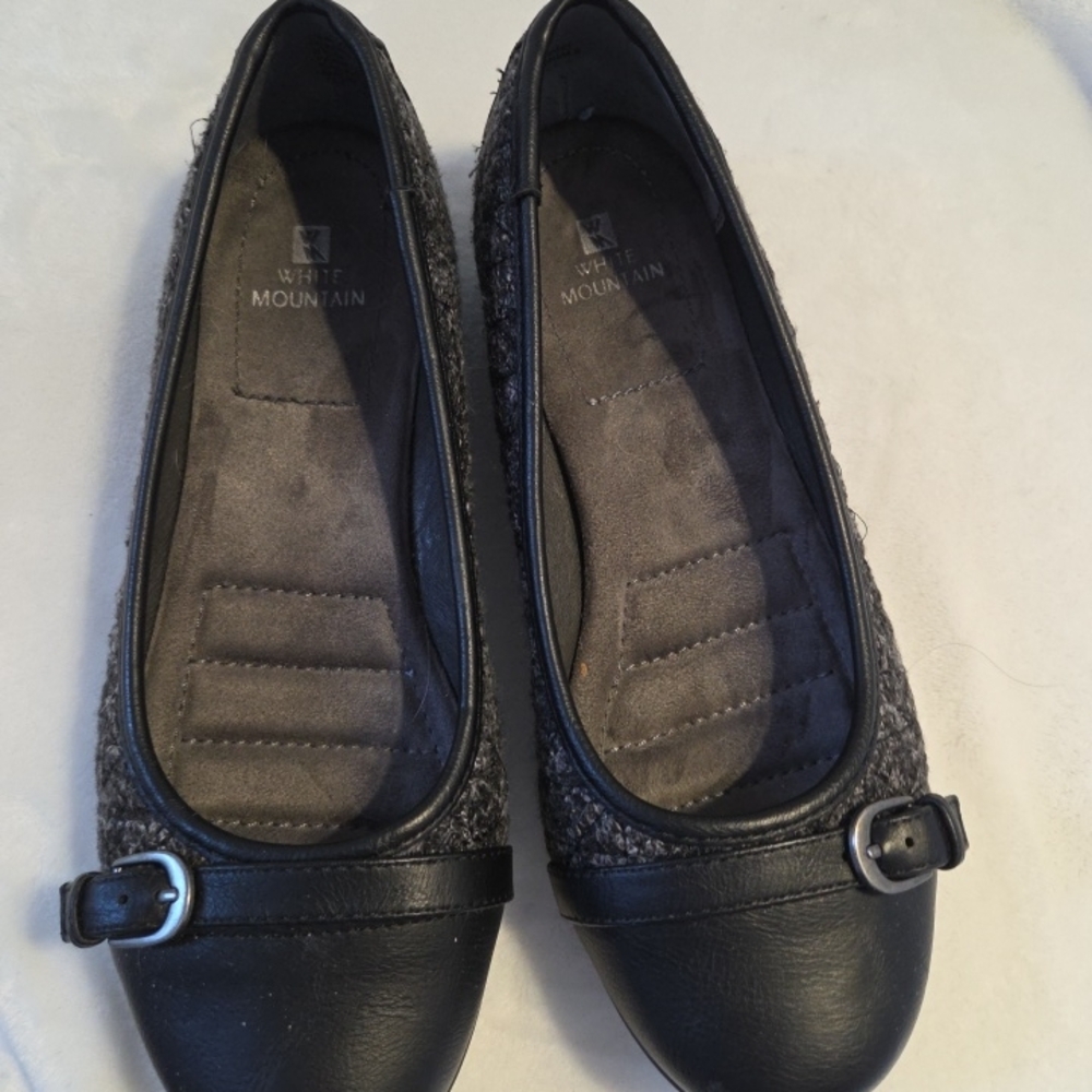 White Mountain Women's Black and Gray Flats
